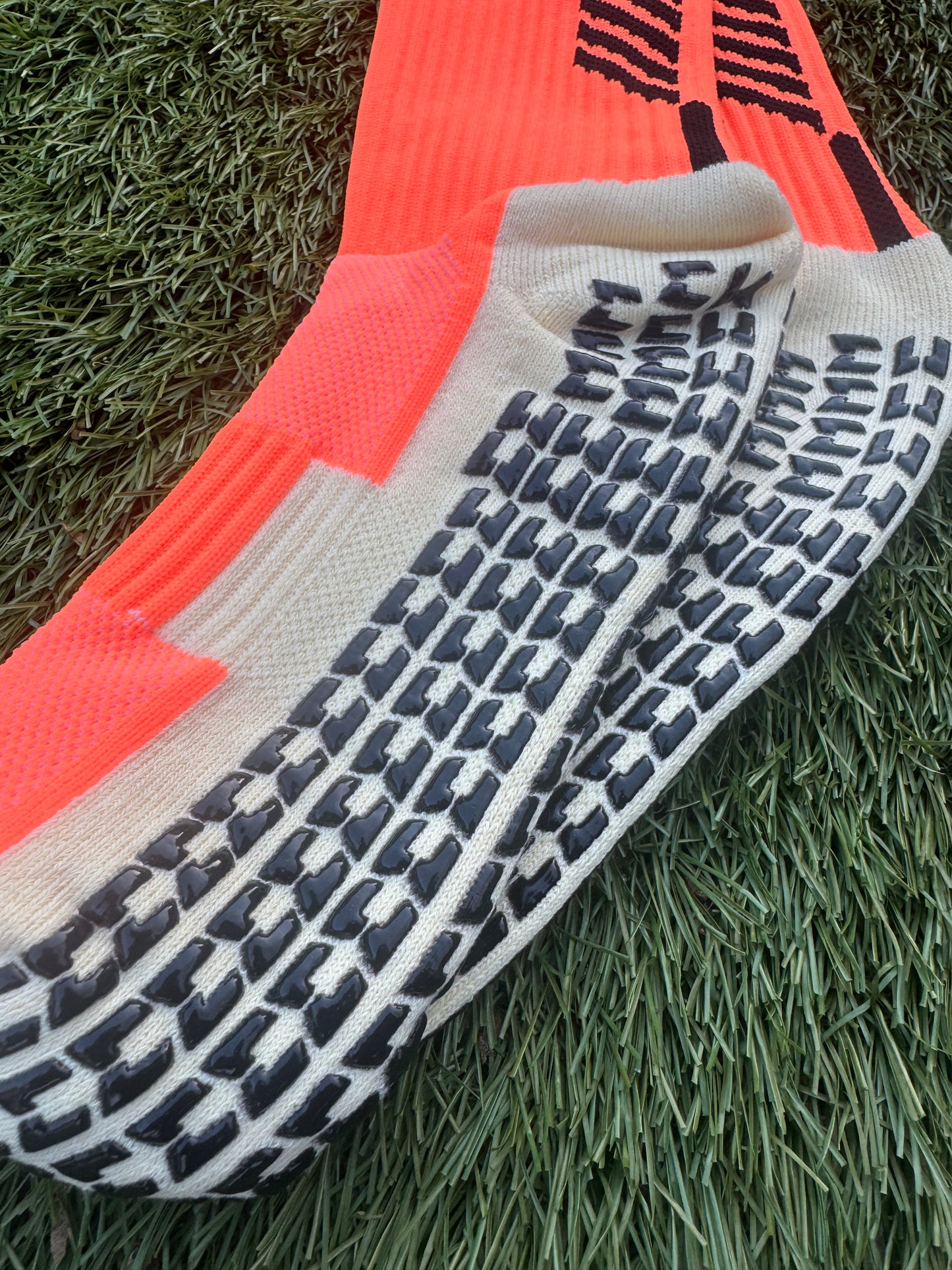 KO Kids Gripsocks Oranje – Antislip Voetbalsokken voor Kinderen | Grip & Comfort voor Training en Wedstrijd